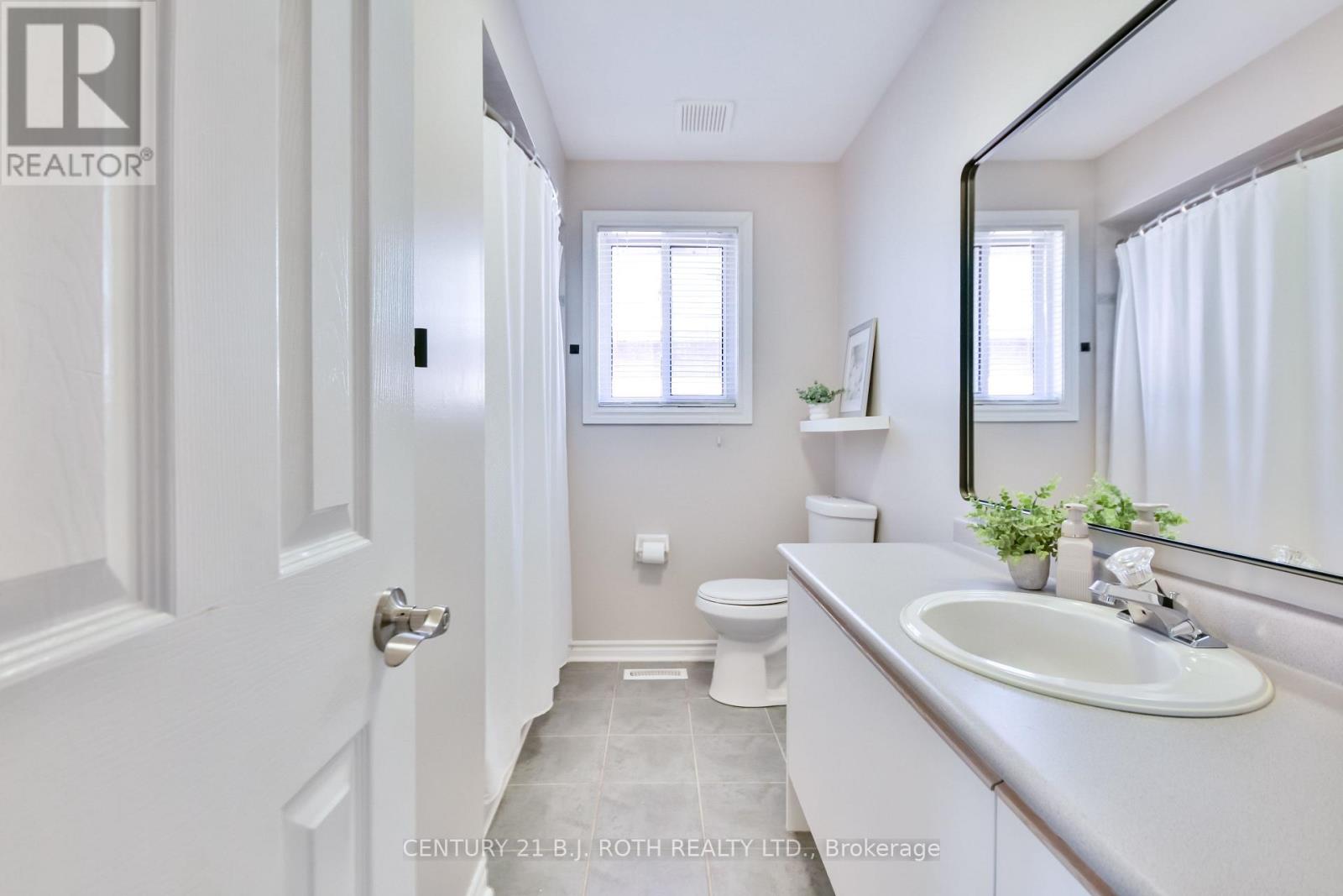 Photo 26 of 28 Shaina Court, Barrie ON