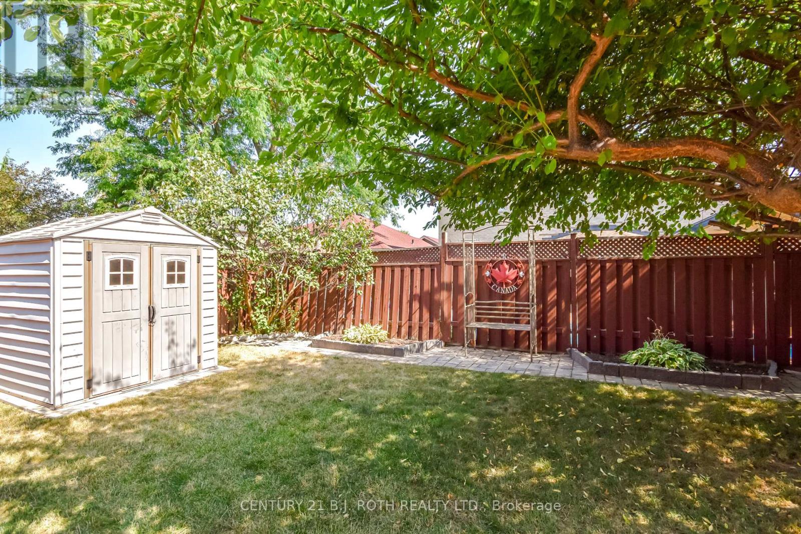 Photo 43 of 28 Shaina Court, Barrie ON