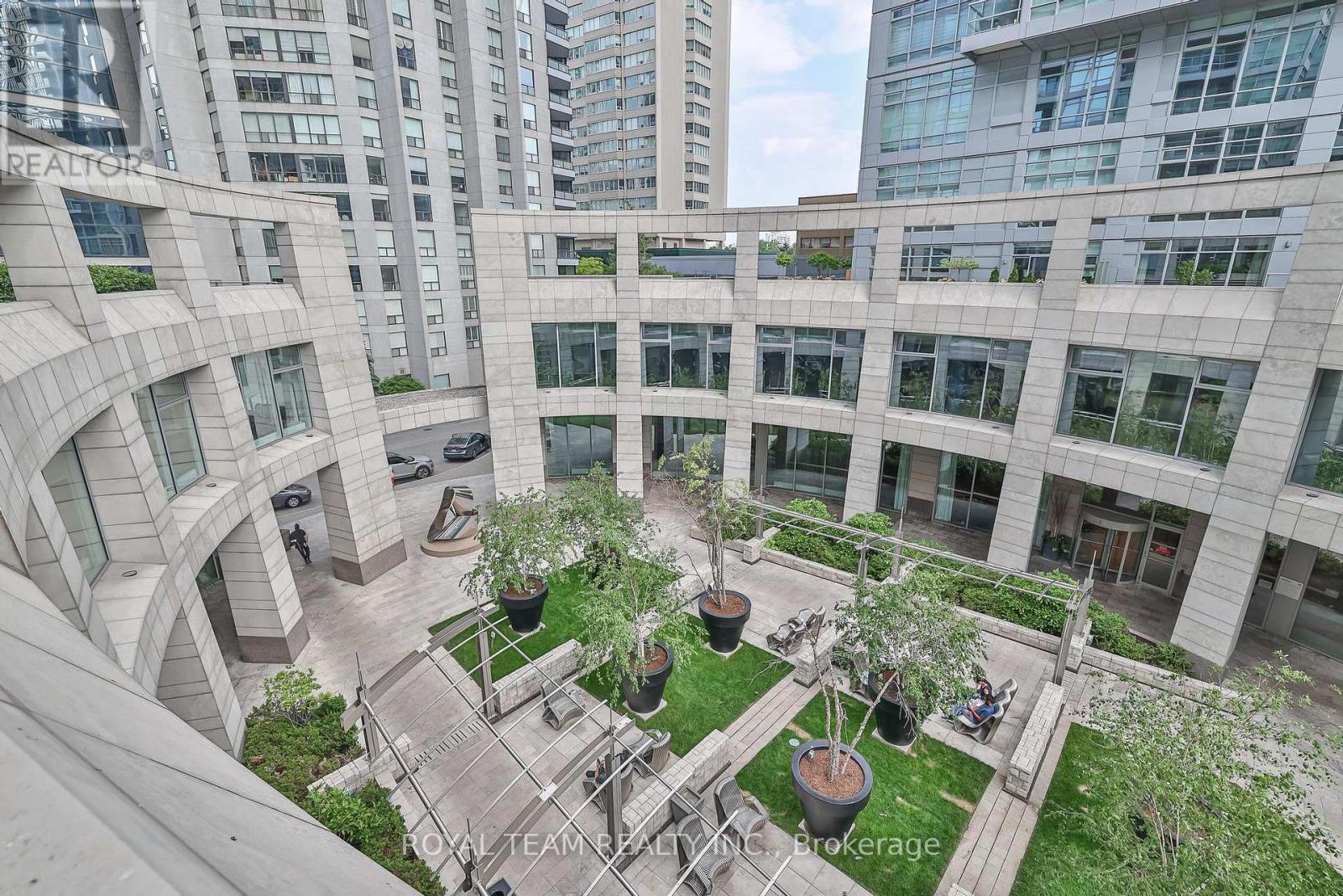Photo 4 of 2312 2181 Yonge Street, Toronto ON