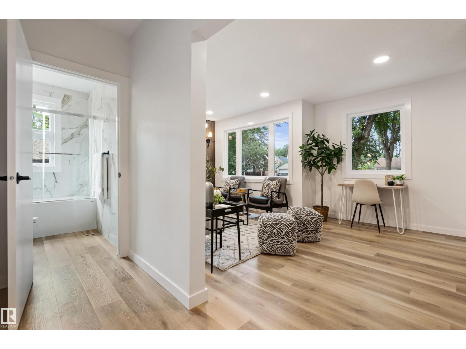 Photo 11 of 12815 119 Av Nw, Edmonton AB