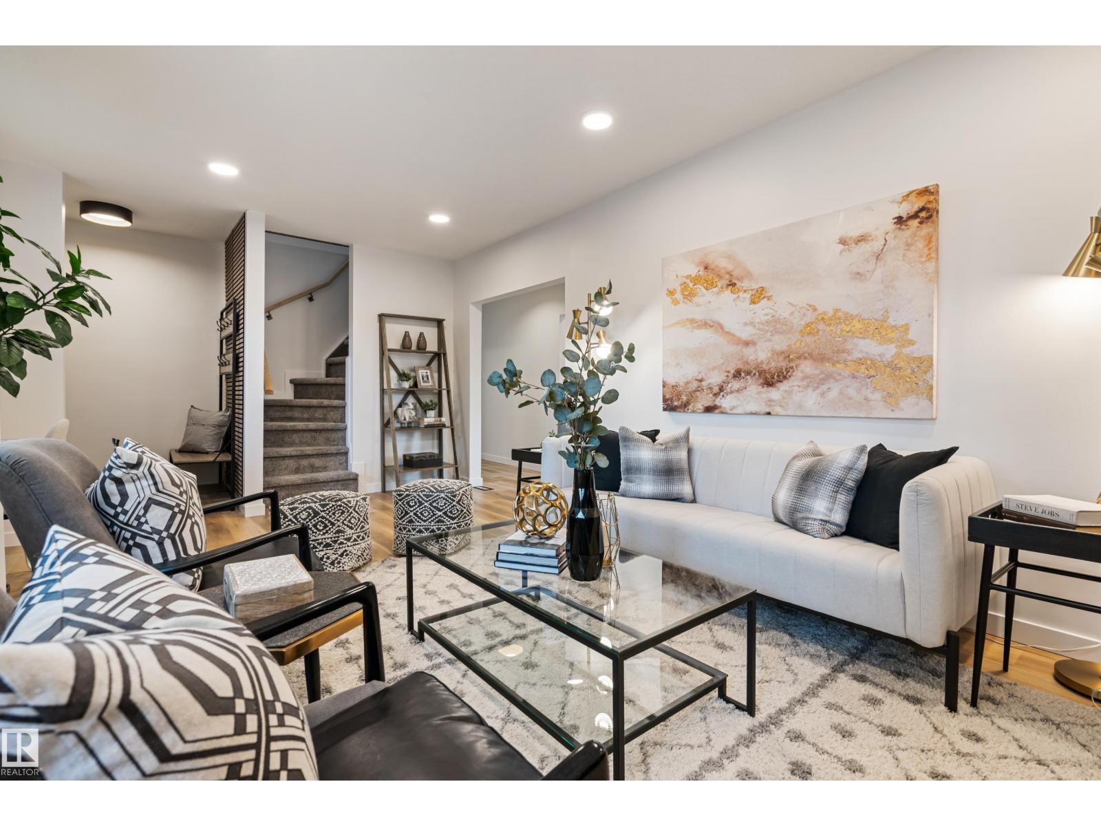 Photo 10 of 12815 119 Av Nw, Edmonton AB