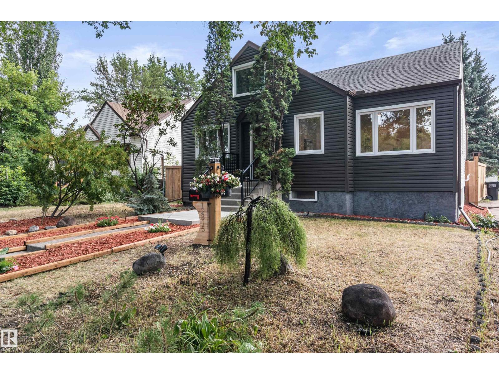 Photo 4 of 12815 119 Av Nw, Edmonton AB