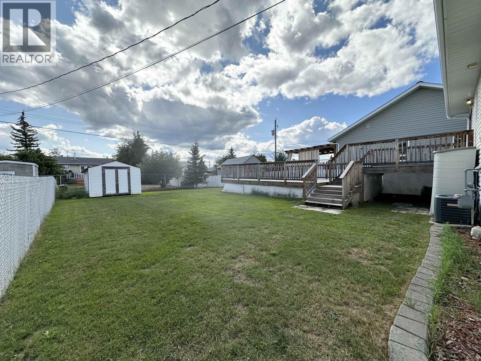 Photo 3 of 9111 107 Avenue, Fort St John BC