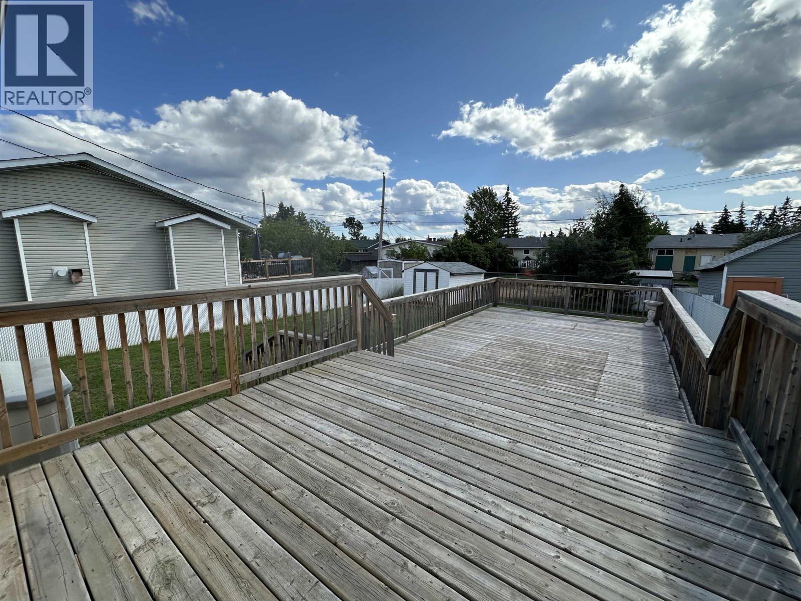 Photo 4 of 9111 107 Avenue, Fort St John BC