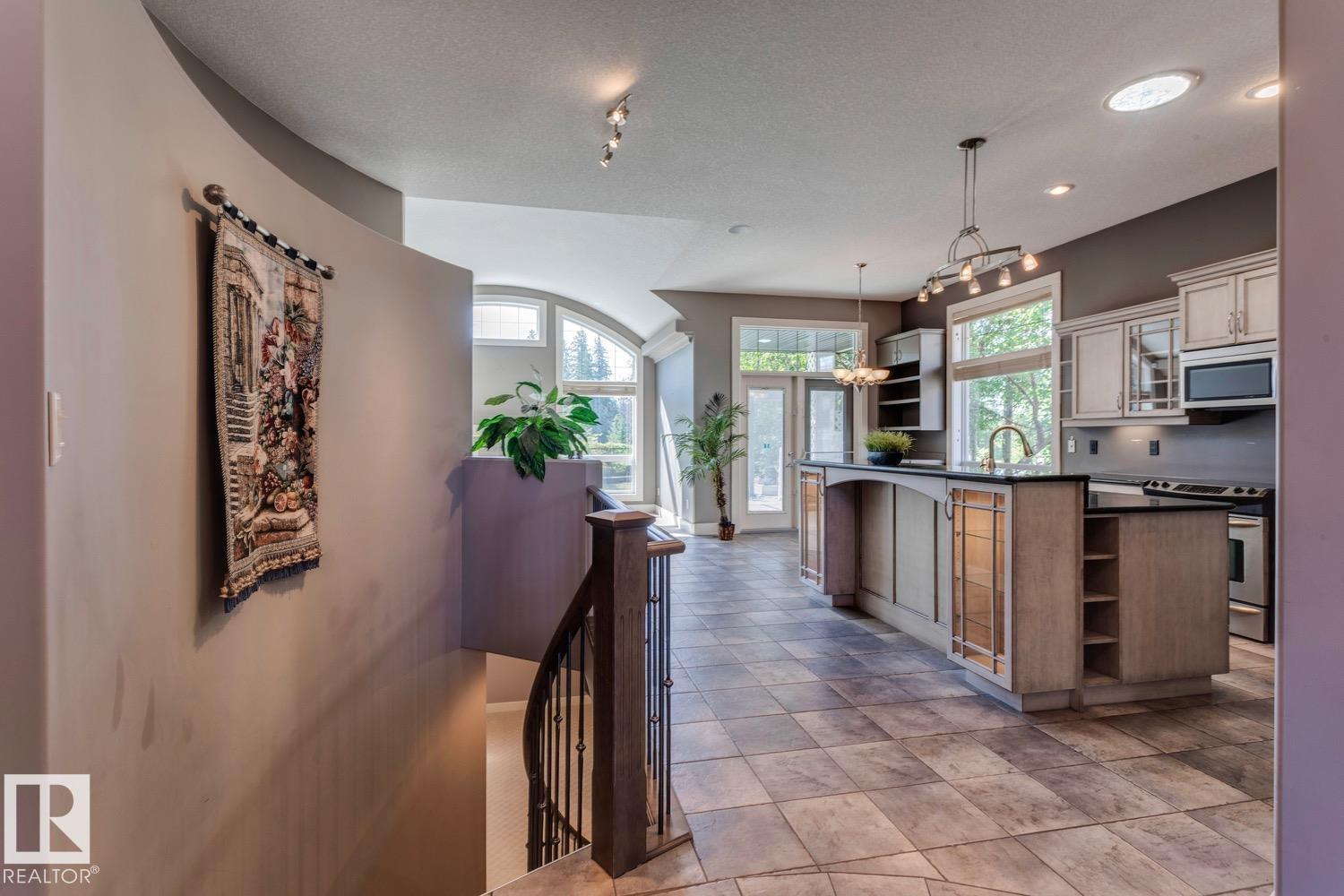 Photo 5 of 1832 Bowman Pt Sw, Edmonton AB