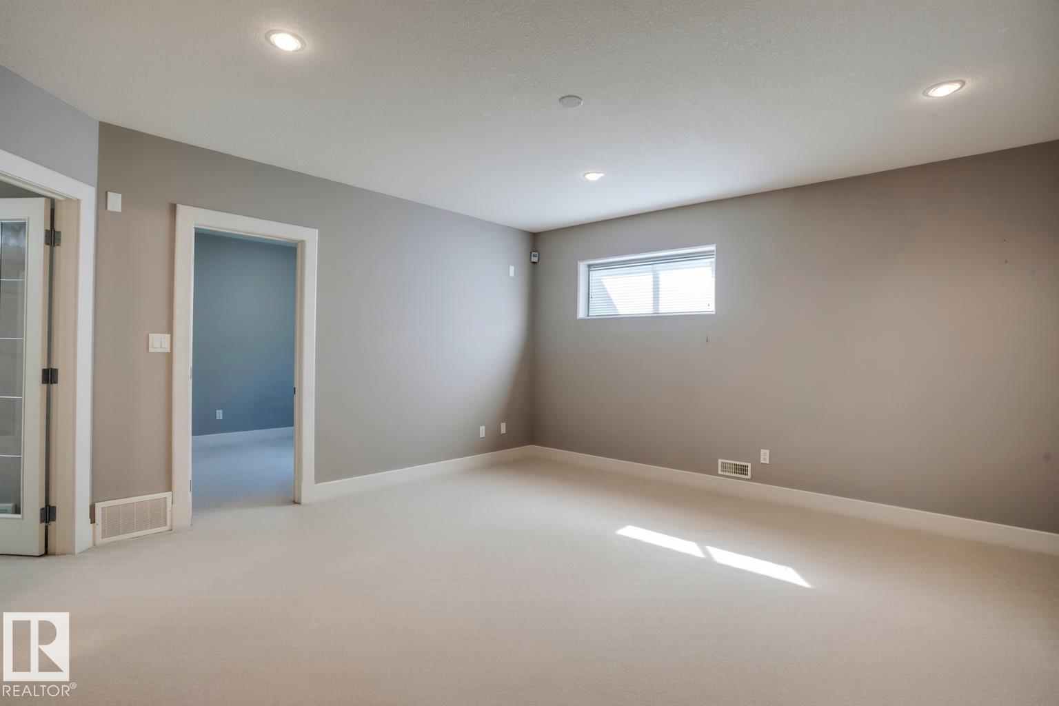 Photo 37 of 1832 Bowman Pt Sw, Edmonton AB