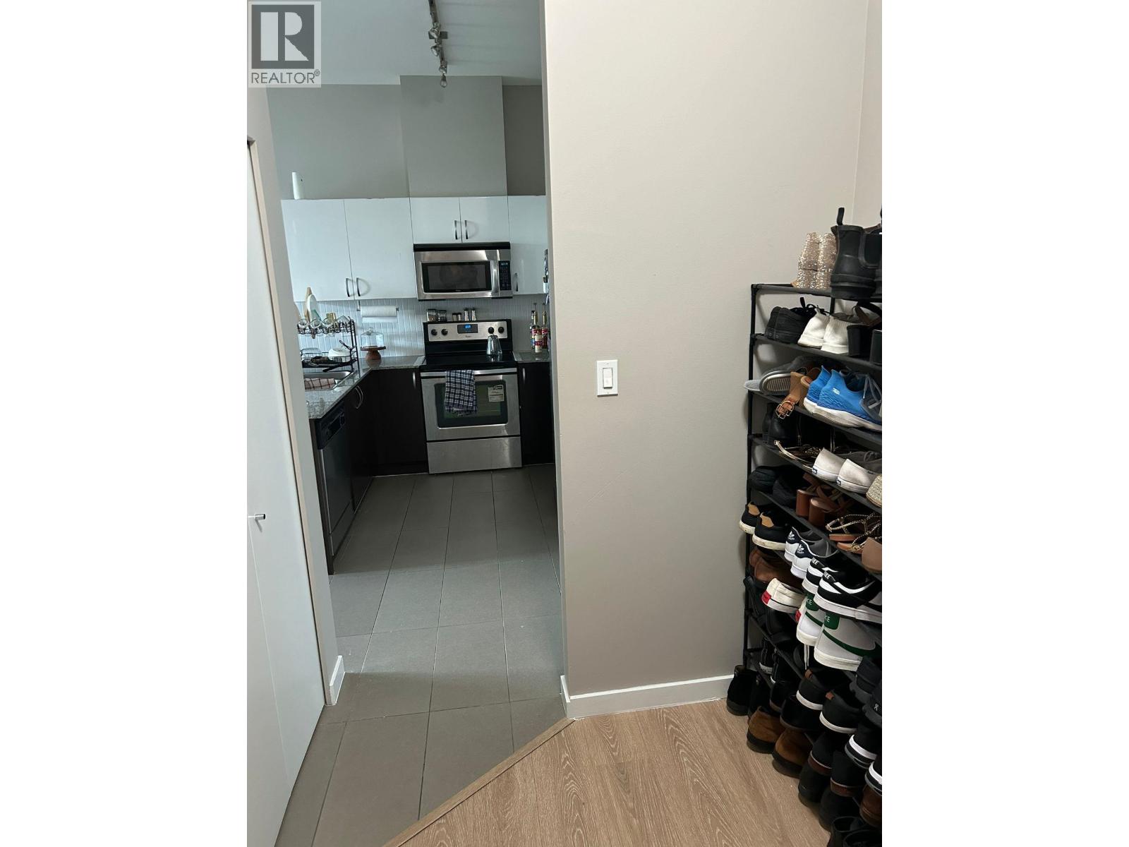 Photo 3 of 207 5605 Hampton Place, Vancouver BC