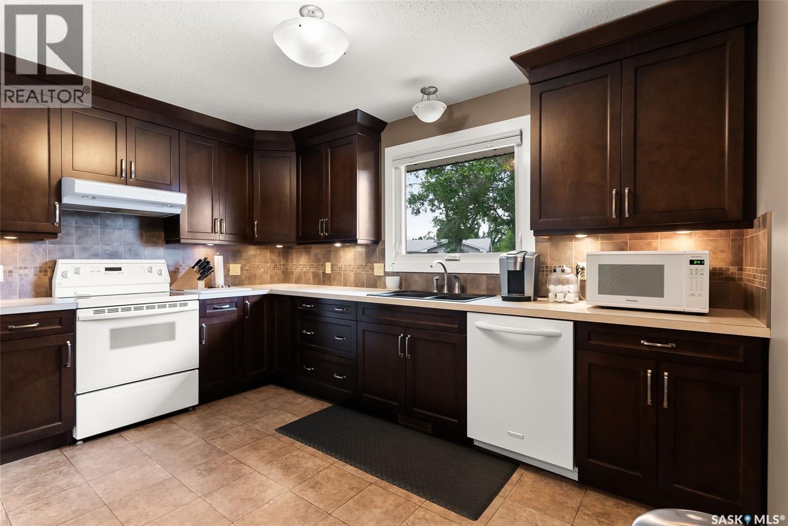 Photo 7 of 15 Hammond Road, Regina SK