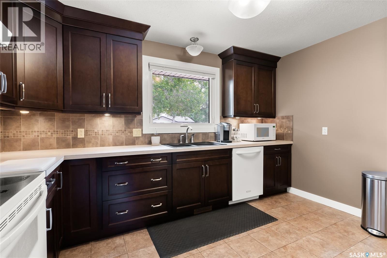 Photo 8 of 15 Hammond Road, Regina SK