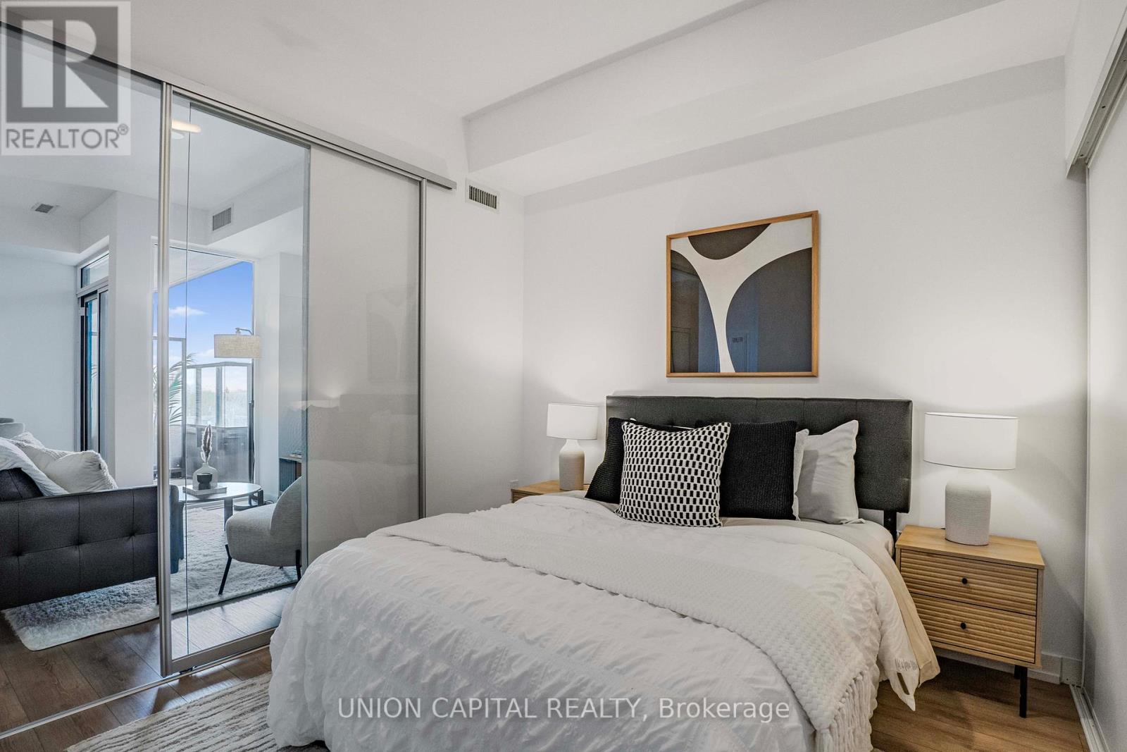 Photo 7 of 419 500 Dupont Street, Toronto ON