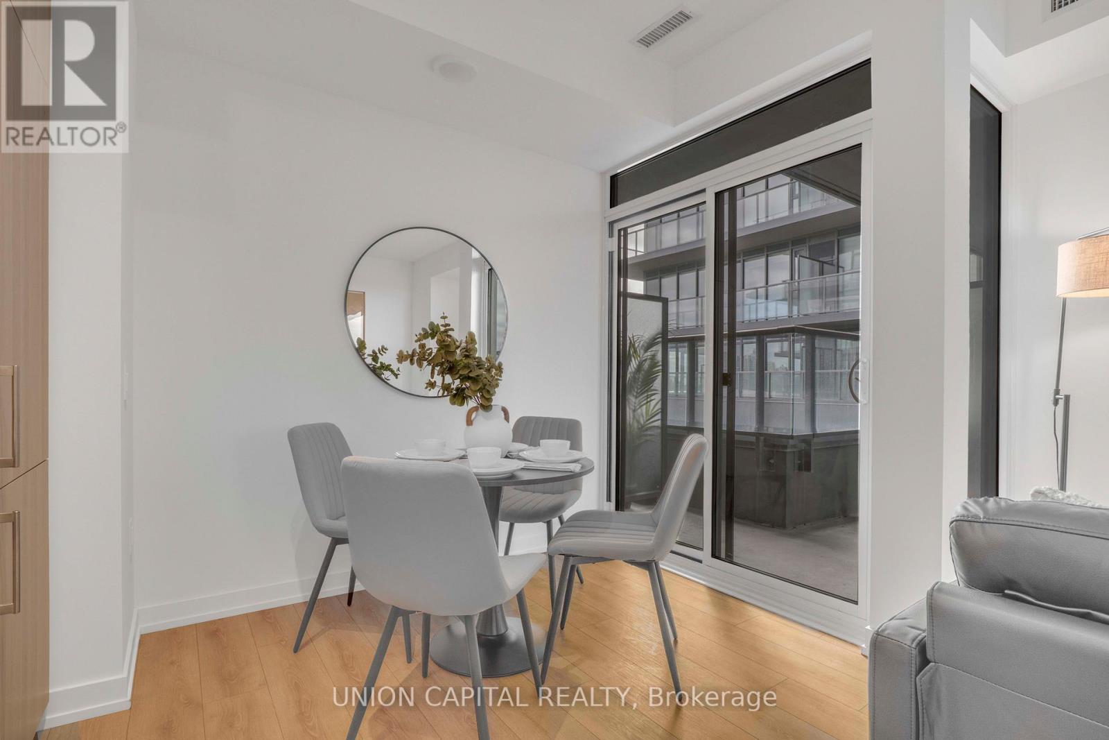 Photo 3 of 419 500 Dupont Street, Toronto ON