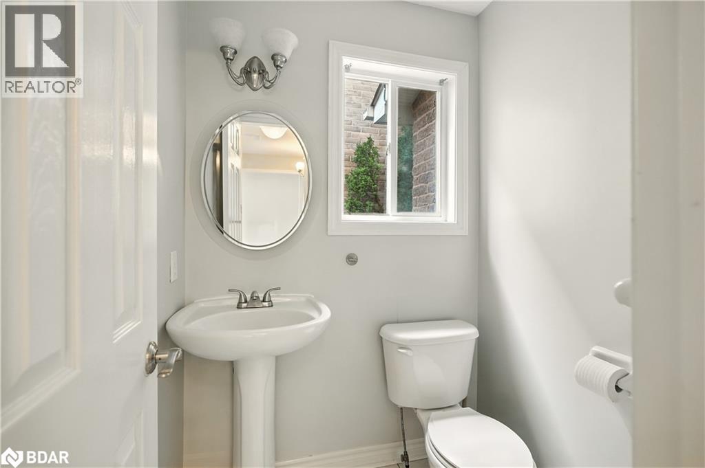 Photo 10 of 39 Lang Drive, Barrie ON