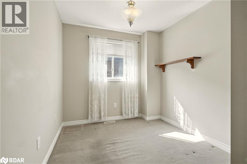 Photo 14 of 39 Lang Drive, Barrie ON