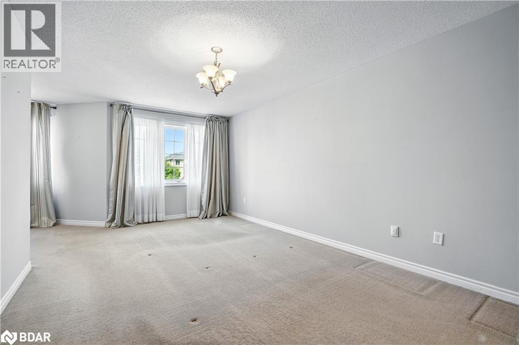 Photo 15 of 39 Lang Drive, Barrie ON