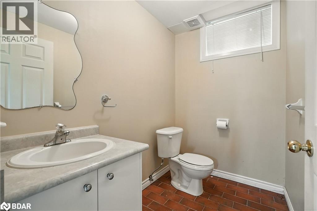 Photo 20 of 39 Lang Drive, Barrie ON