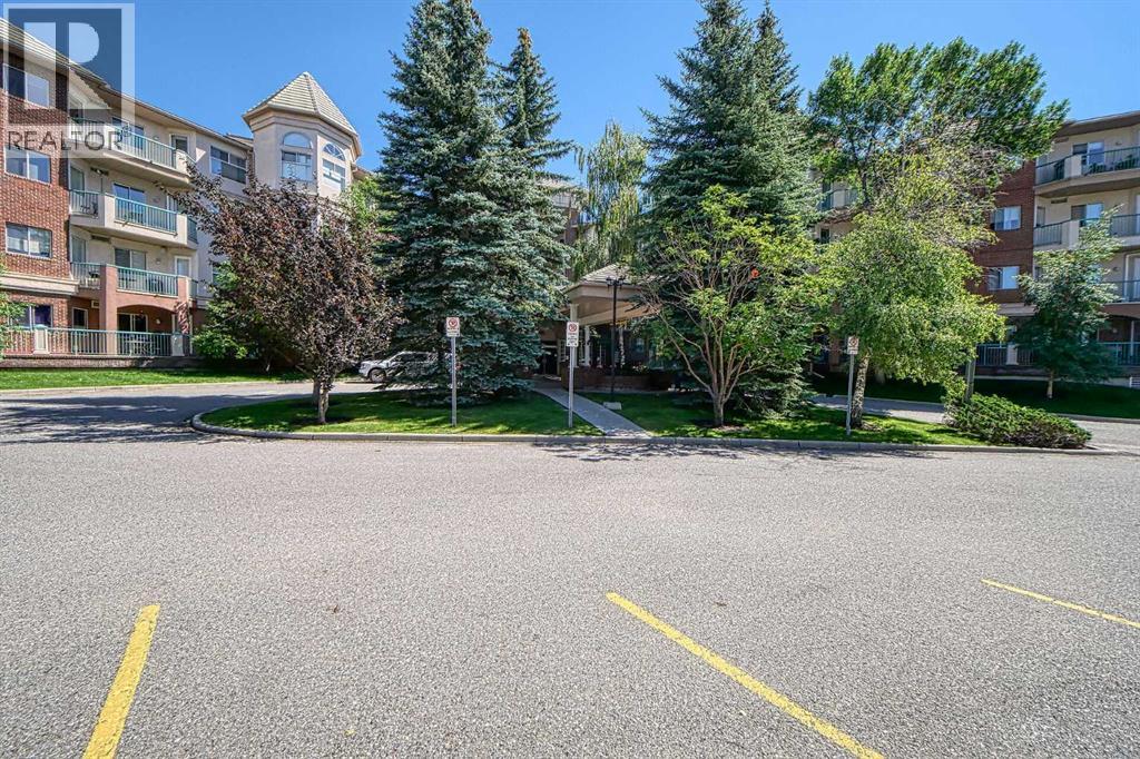 Single Family House for Sale in   Lincoln Way SW Lincoln Park Calgary 