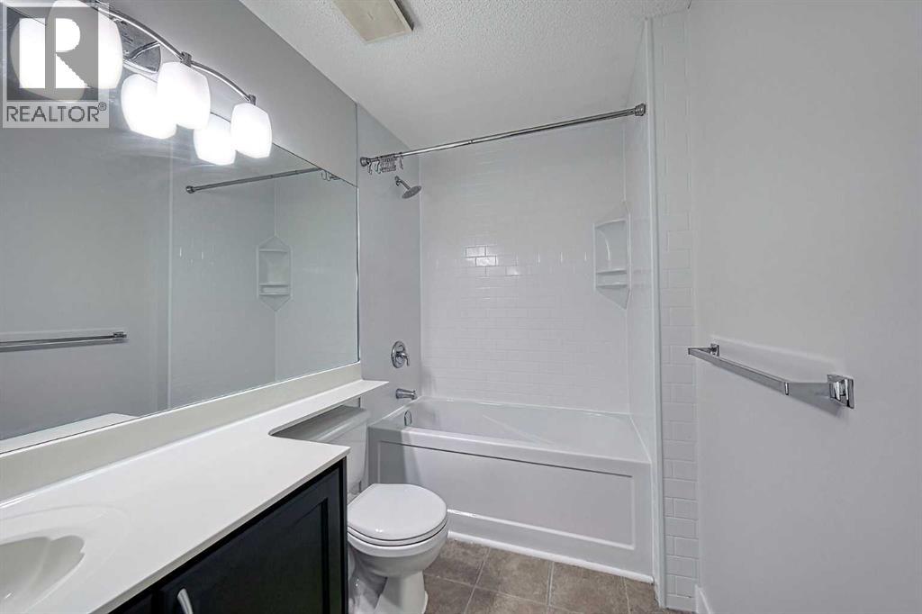 Single Family House for Sale in   Lincoln Way SW Lincoln Park Calgary 