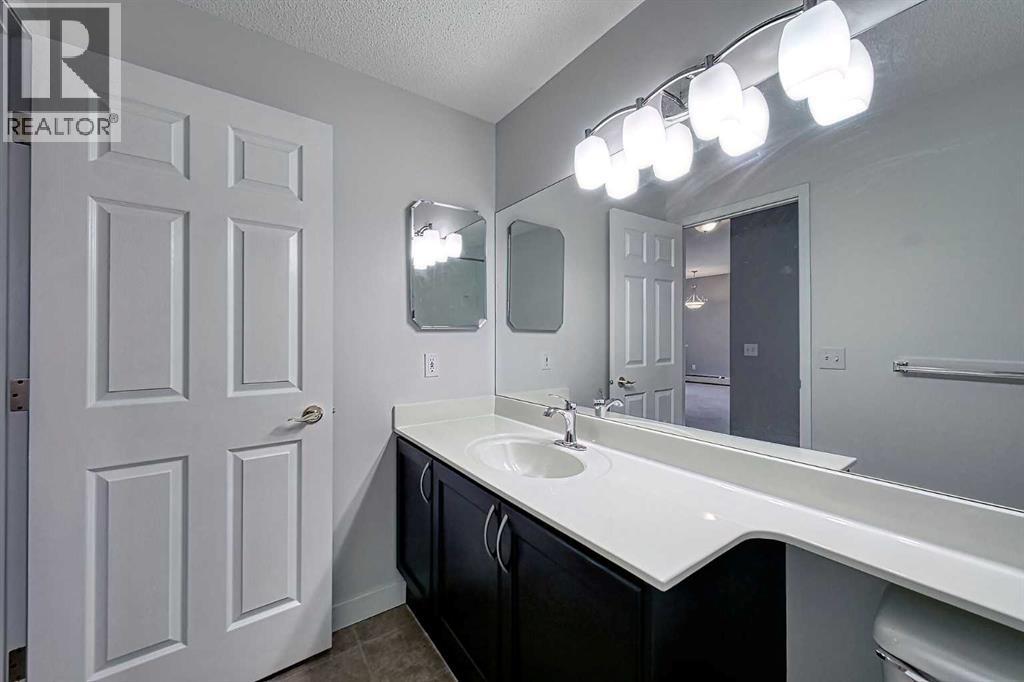 Single Family House for Sale in   Lincoln Way SW Lincoln Park Calgary 