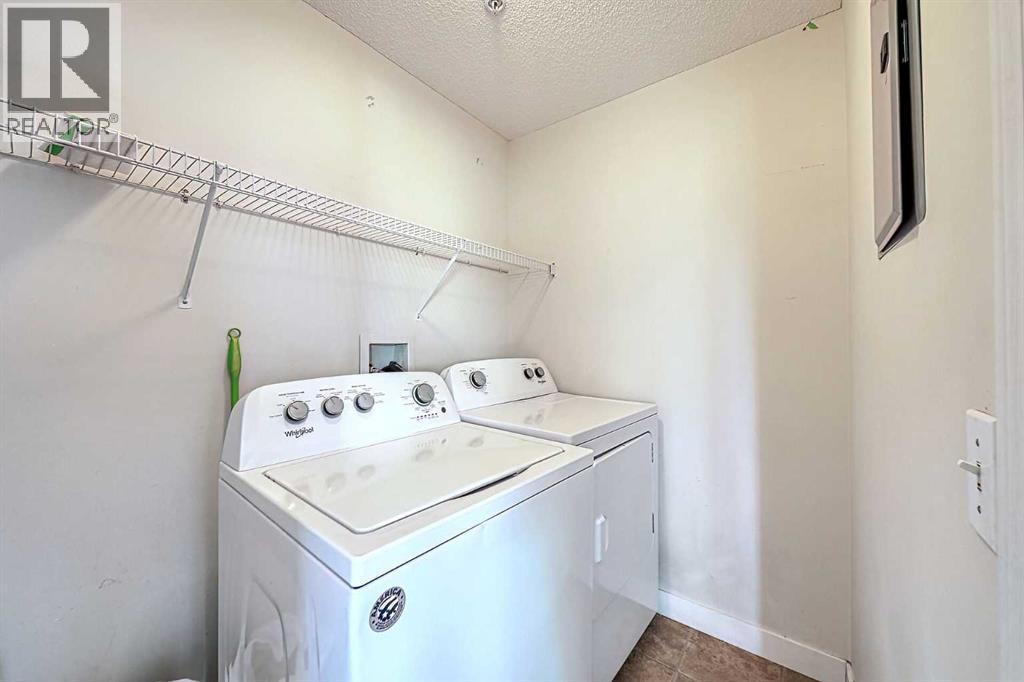 Single Family House for Sale in   Lincoln Way SW Lincoln Park Calgary 