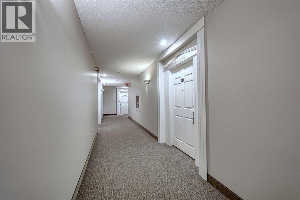 Single Family House for Sale in   Lincoln Way SW Lincoln Park Calgary 