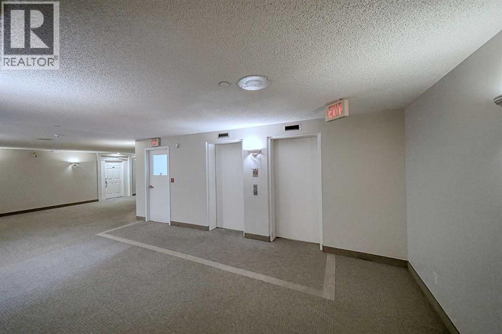 Single Family House for Sale in   Lincoln Way SW Lincoln Park Calgary 