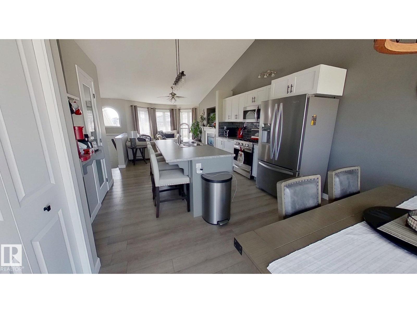 Photo 7 of 506 Athabasca Av, Fort Mcmurray AB