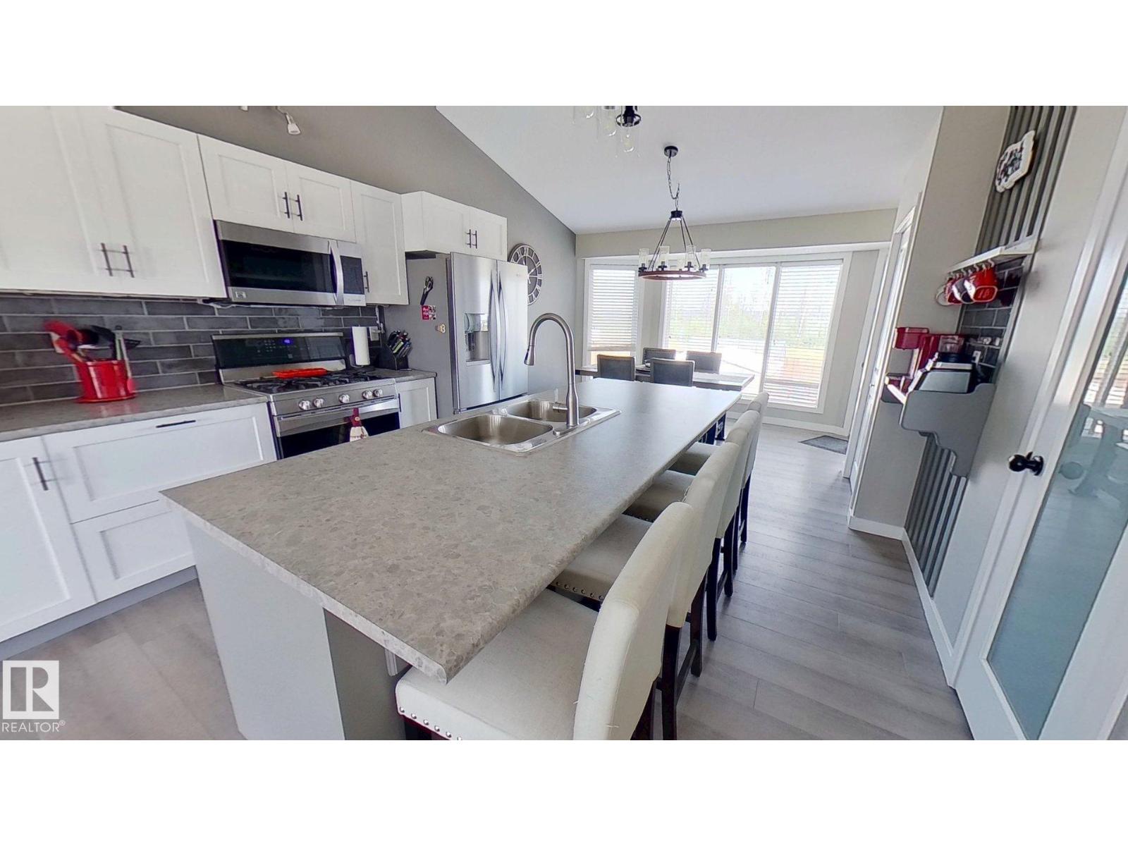 Photo 15 of 506 Athabasca Av, Fort Mcmurray AB