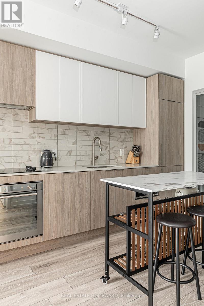 Photo 23 of 502 2020 Bathurst Street, Toronto ON