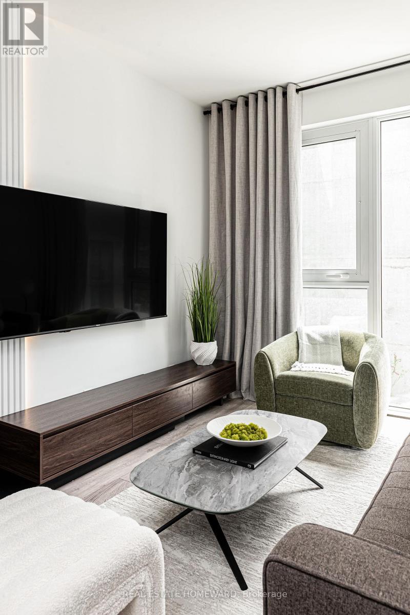 Photo 36 of 502 2020 Bathurst Street, Toronto ON