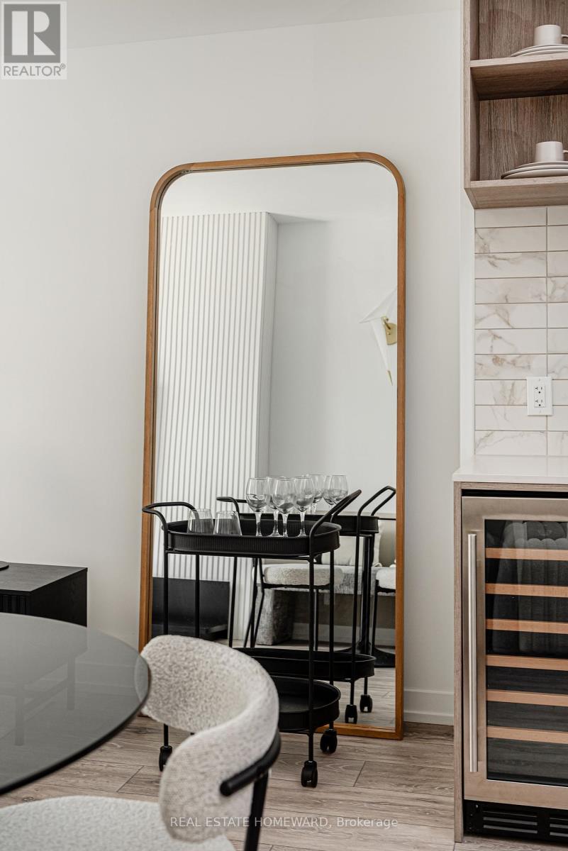 Photo 14 of 502 2020 Bathurst Street, Toronto ON