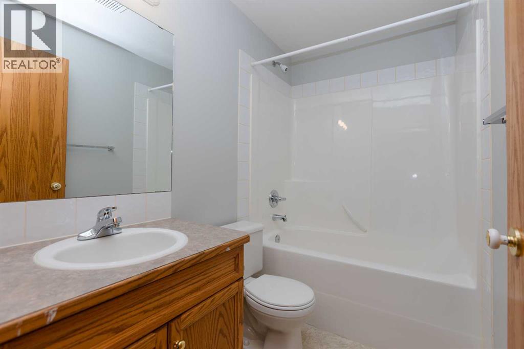 Photo 11 of 173 Kingston Drive, Red Deer AB