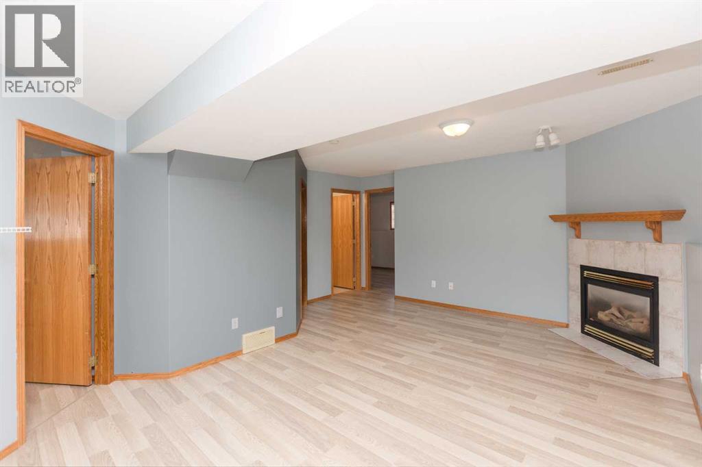 Photo 13 of 173 Kingston Drive, Red Deer AB