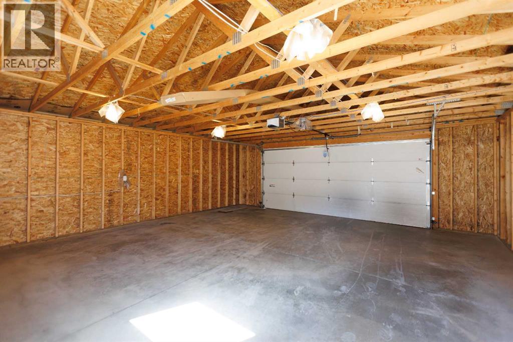 Photo 3 of 173 Kingston Drive, Red Deer AB