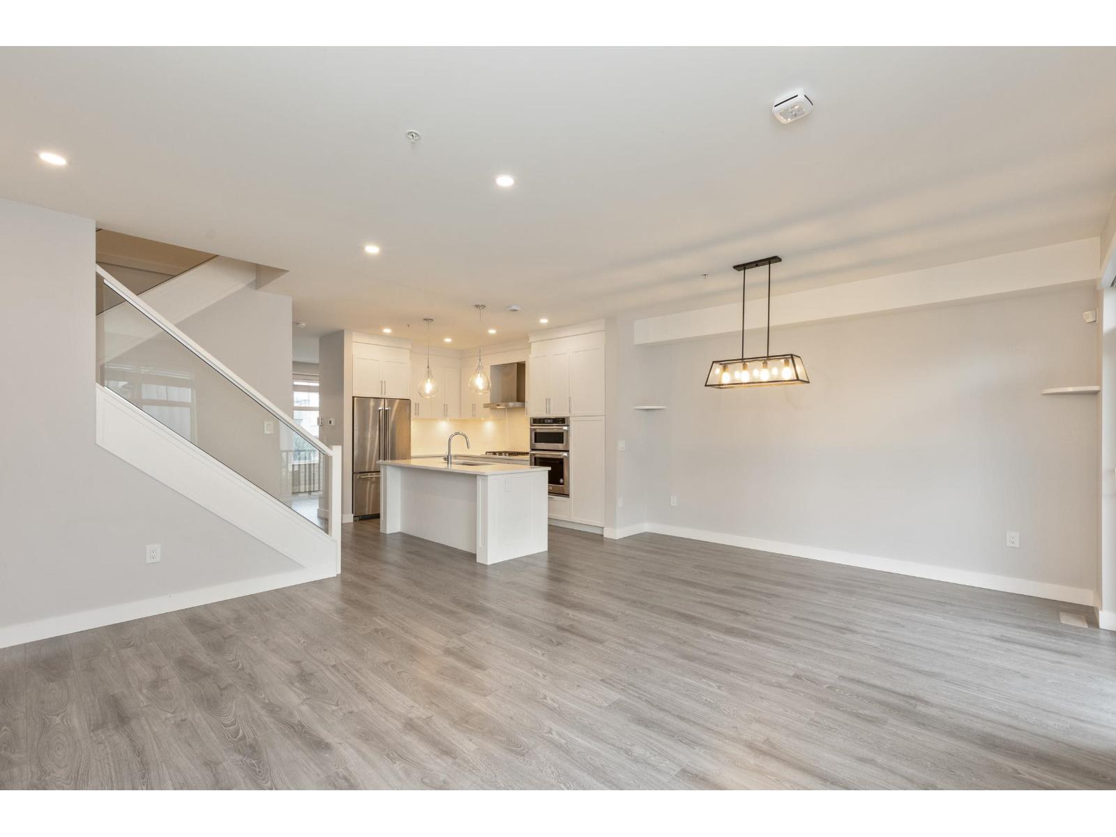 Photo 6 of 15 20327 72 B Avenue, Langley BC