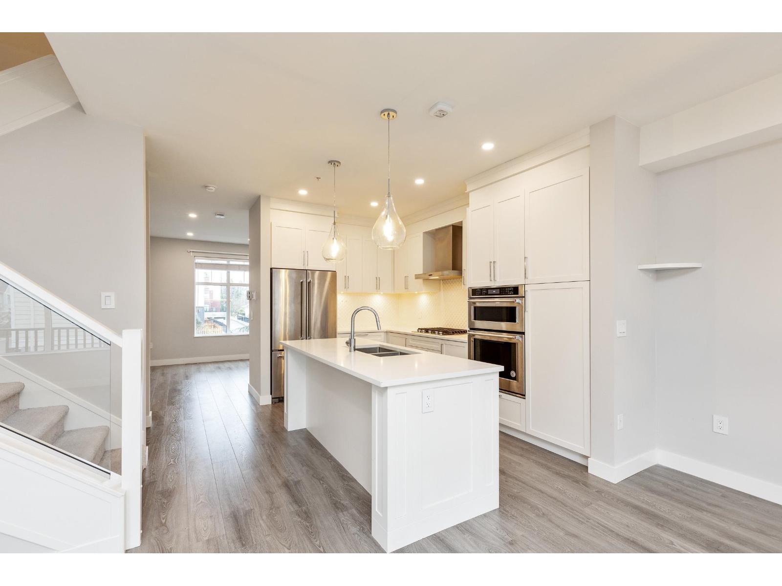 Photo 9 of 15 20327 72 B Avenue, Langley BC