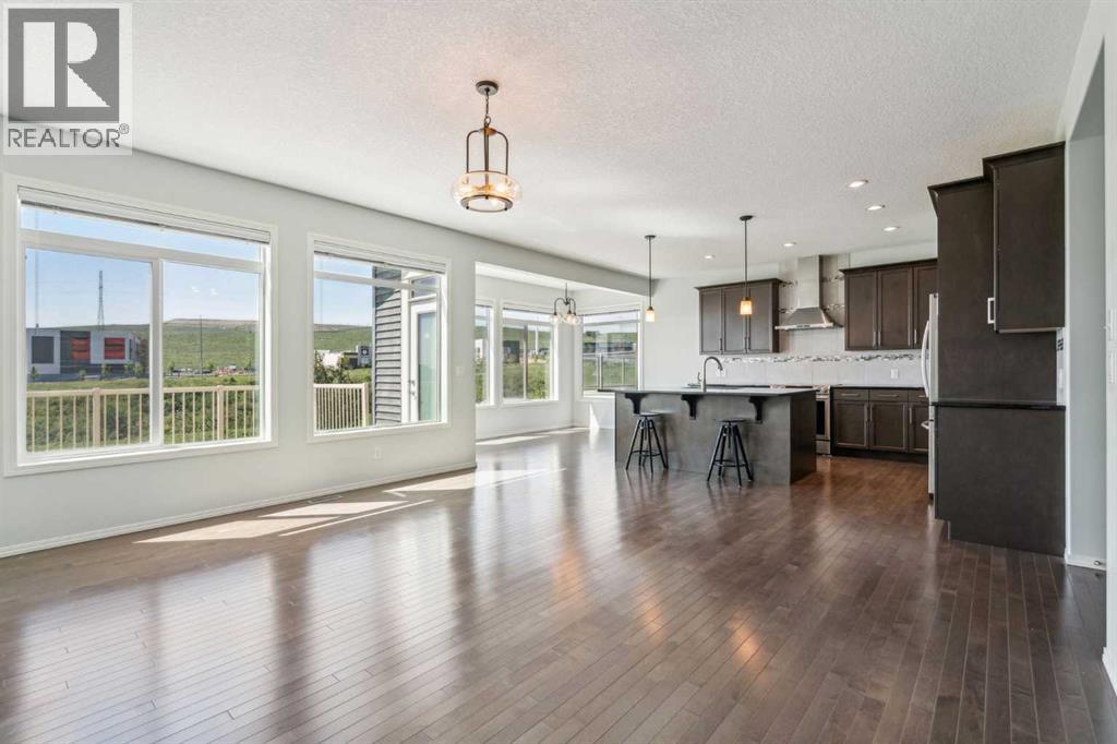 Photo 17 of 106 Nolancliff Crescent Nw, Calgary AB