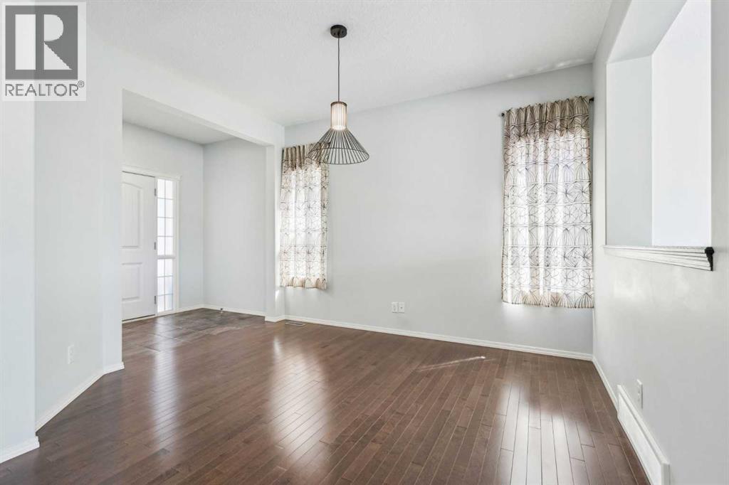 Photo 14 of 106 Nolancliff Crescent Nw, Calgary AB