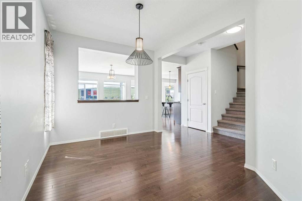 Photo 25 of 106 Nolancliff Crescent Nw, Calgary AB