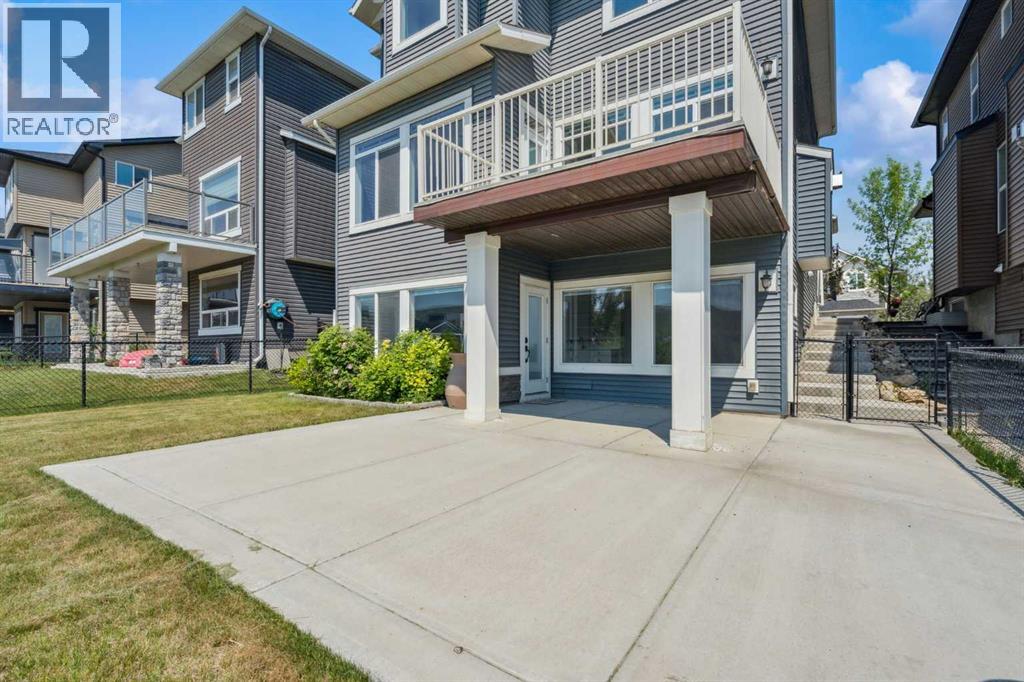 Photo 15 of 106 Nolancliff Crescent Nw, Calgary AB