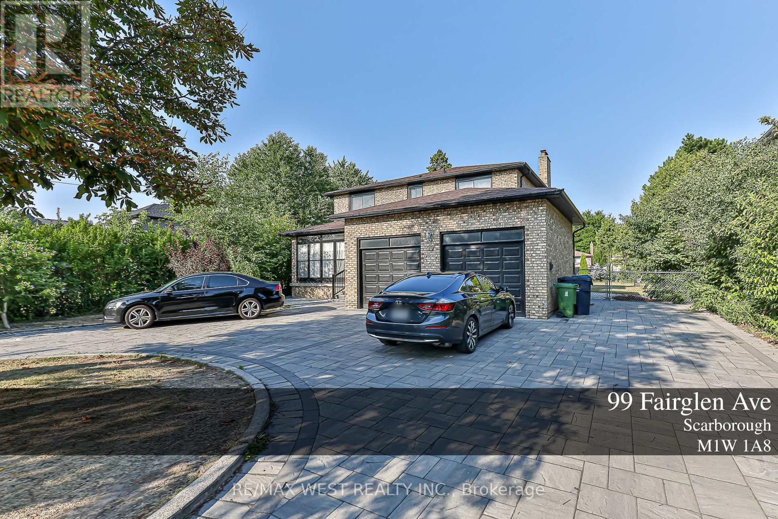 Photo 4 of 99 Fairglen Avenue, Toronto ON