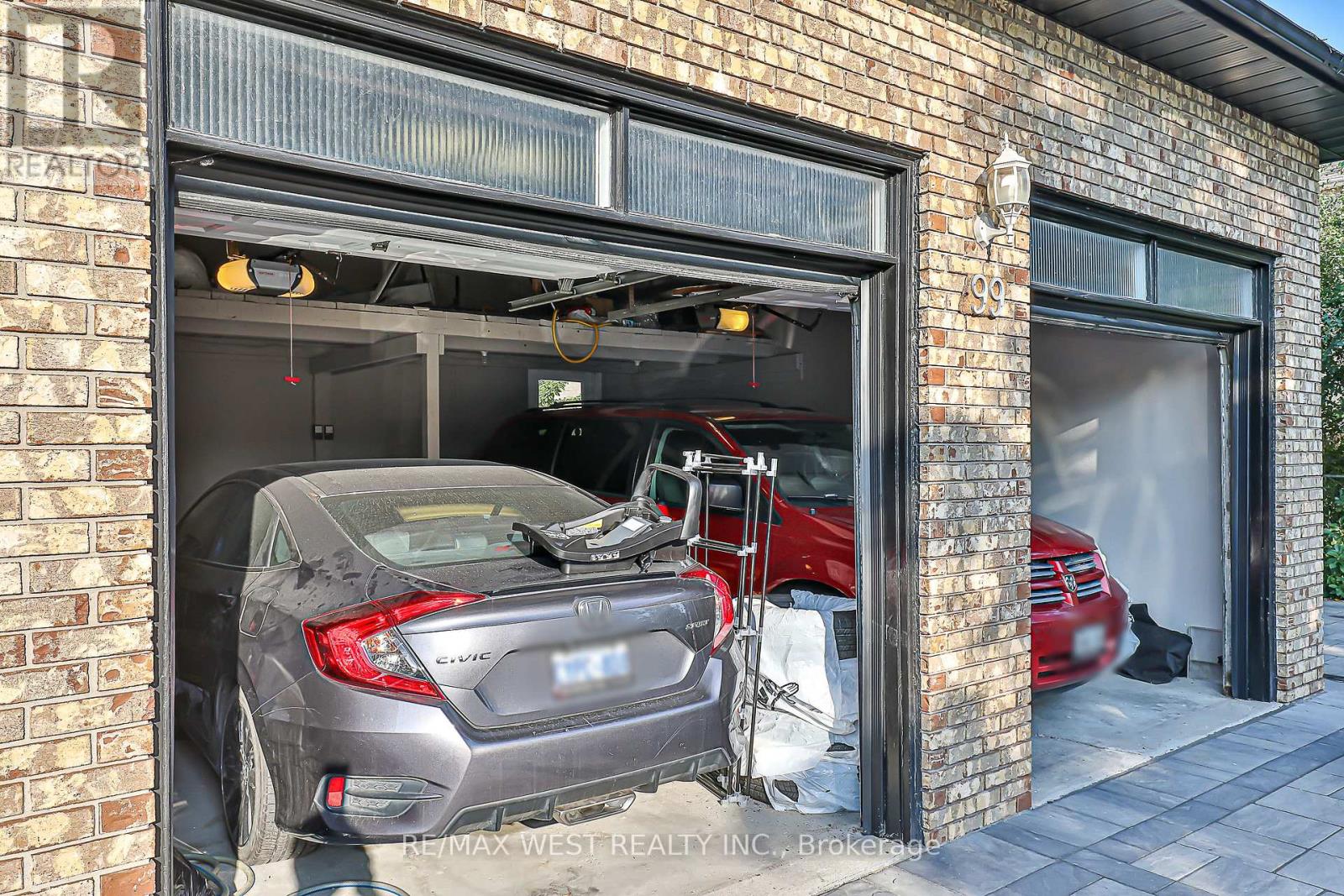 Photo 24 of 99 Fairglen Avenue, Toronto ON