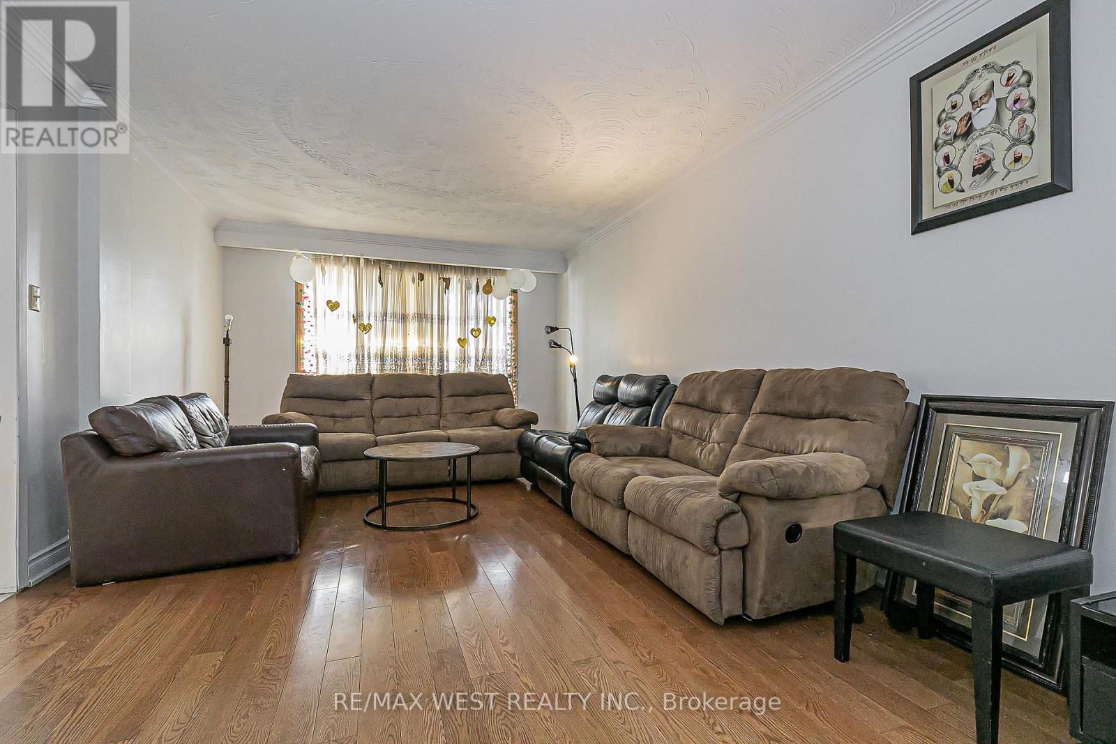 Photo 15 of 99 Fairglen Avenue, Toronto ON