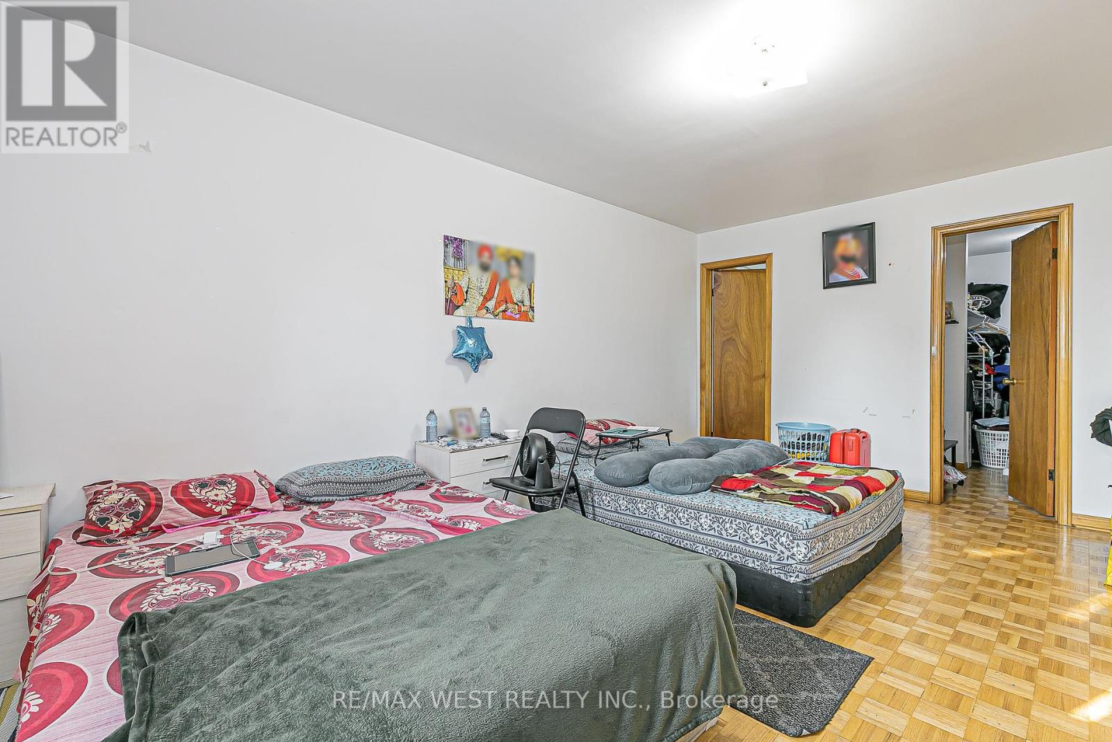 Photo 18 of 99 Fairglen Avenue, Toronto ON