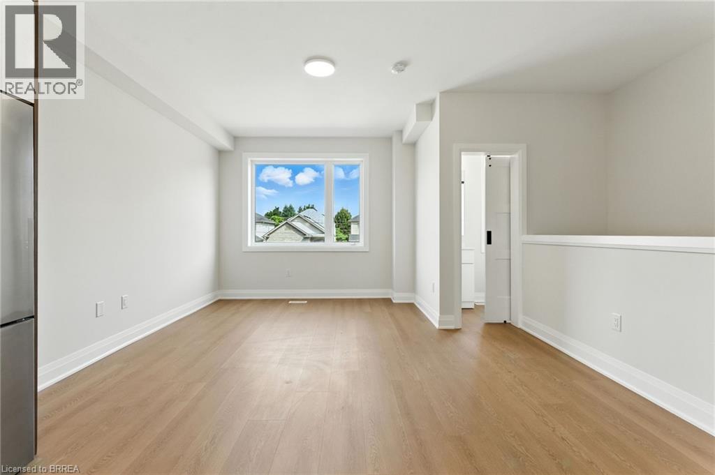 Photo 36 of 161 Fifth Avenue Unit 3, Brantford ON