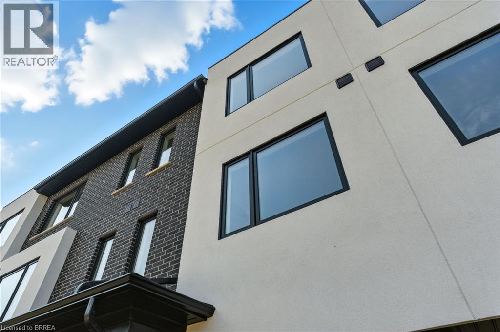 Photo 12 of 161 Fifth Avenue Unit 3, Brantford ON