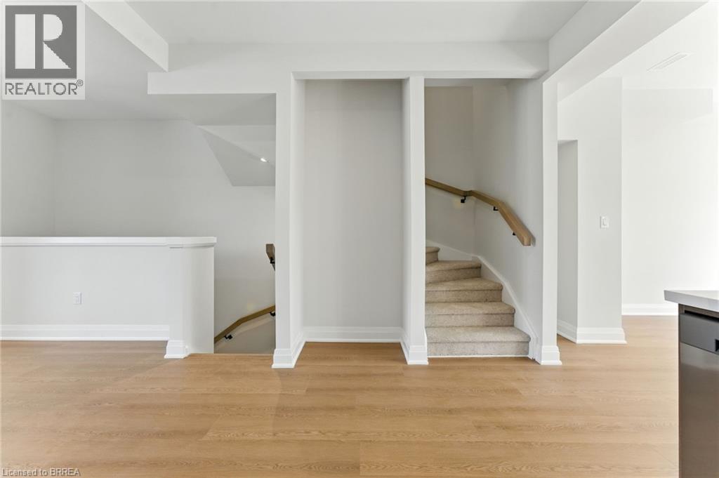 Photo 9 of 161 Fifth Avenue Unit 3, Brantford ON