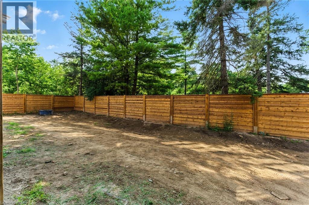 Photo 28 of 161 Fifth Avenue Unit 3, Brantford ON