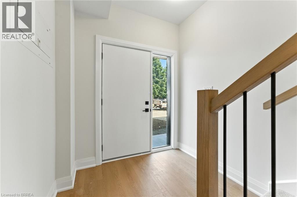 Photo 19 of 161 Fifth Avenue Unit 3, Brantford ON