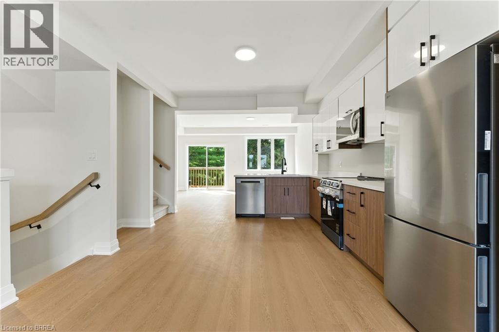 Photo 4 of 161 Fifth Avenue Unit 3, Brantford ON