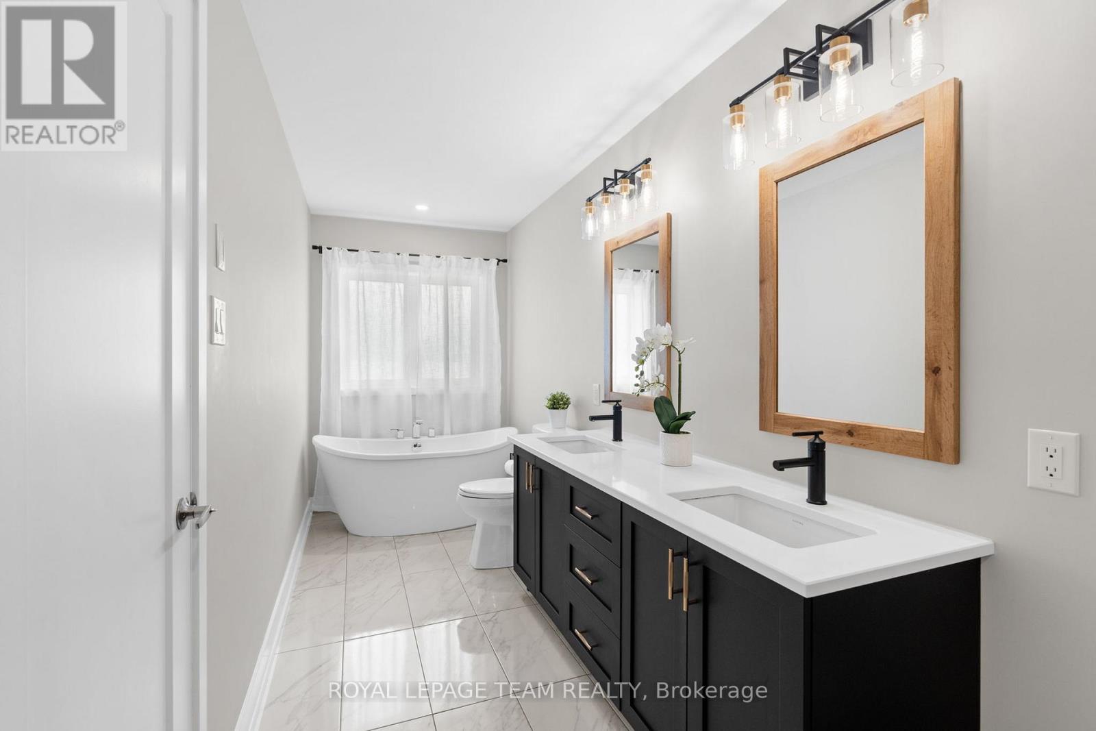 Photo 19 of 171 Bristol Crescent, North Grenville ON